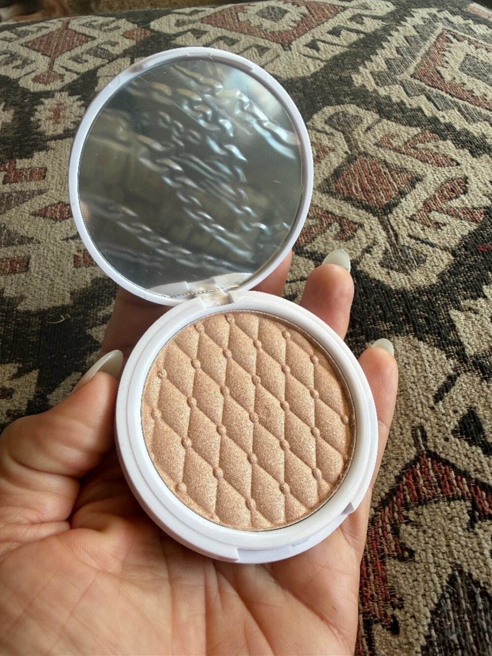 Diamantine Beaming Highlighter in Oyster